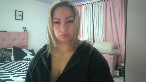 Snapshot of yokiko_daring chatting on 09-11-25, 01:55 yokiko online show from 09-11-25, 01:55