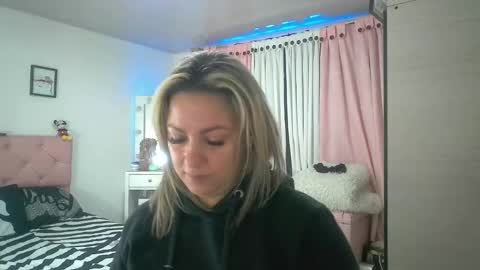 Snapshot of yokiko_daring chatting on 09-12-25, 03:34 yokiko online show from 09-12-25, 03:34