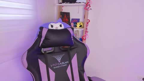 Snapshot of yommi_winx chatting on 11-13-25, 08:19 Yommi Winx online show from 11-13-25, 08:19