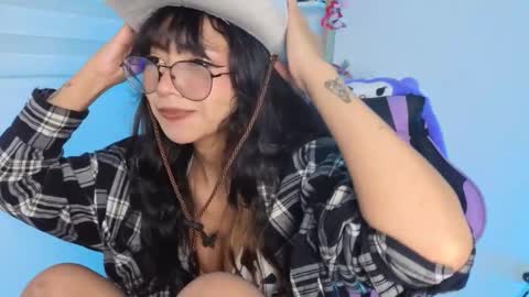 Snapshot of yommi_winx chatting on 01-16-26, 07:23 Yommi Winx online show from 01-16-26, 07:23