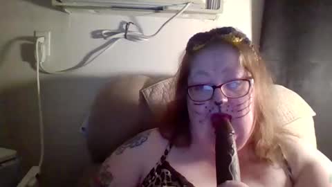 Snapshot of yomoopy chatting on 10-31-25, 03:07 yomoopy online show from 10-31-25, 03:07