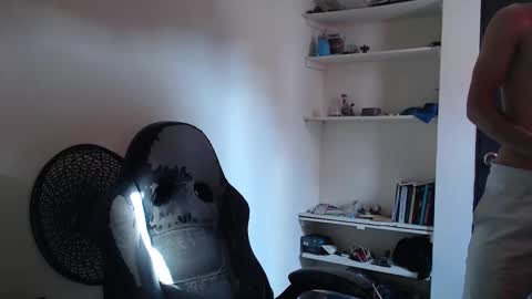 Snapshot of yong_malu67 chatting on 10-19-25, 08:31 YGN Malu online show from 10-19-25, 08:31