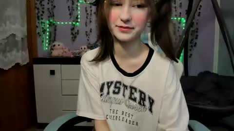 Snapshot of yoonhee_ki chatting on 03-07-26, 11:29 yoonhee_ki online show from 03-07-26, 11:29