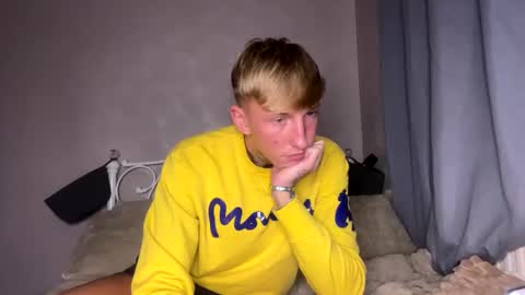 Snapshot of yorkshirelad208 chatting on 01-06-25, 09:11 Harrison online show from 01-06-25, 09:11