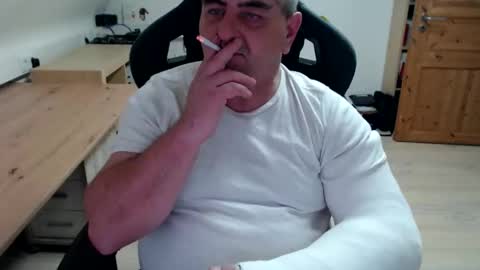 Snapshot of yoschi1976 chatting on 11-29-25, 10:24 yoschi1976 online show from 11-29-25, 10:24