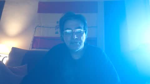 Snapshot of yosep44 chatting on 11-17-25, 08:31 yosep online show from 11-17-25, 08:31