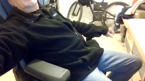 Snapshot of yoska281 chatting on 02-01-26, 04:44 yoska281 online show from 02-01-26, 04:44