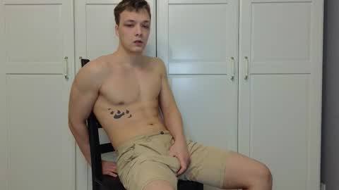 Snapshot of you_dream_ chatting on 12-22-25, 12:29 you_dream_ online show from 12-22-25, 12:29