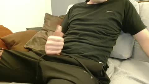 Snapshot of youboyvie chatting on 01-25-25, 01:41 Rob online show from 01-25-25, 01:41