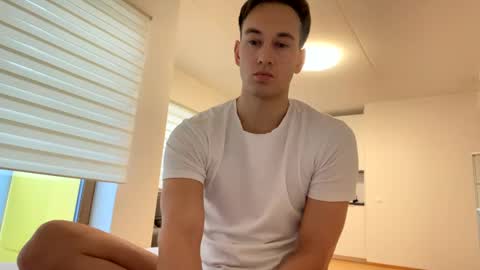 Snapshot of youcan__ chatting on 02-13-25, 02:09 youcan__ online show from 02-13-25, 02:09