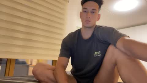 Snapshot of youcan__ chatting on 09-25-25, 04:54 youcan__ online show from 09-25-25, 04:54