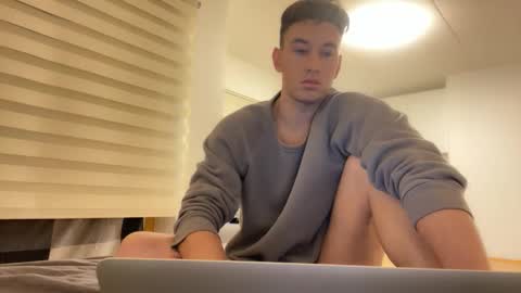 Snapshot of youcan__ chatting on 11-18-25, 01:04 youcan__ online show from 11-18-25, 01:04