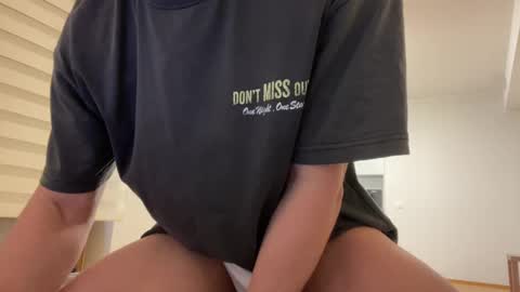 Snapshot of youcan__ chatting on 02-19-26, 01:51 youcan__ online show from 02-19-26, 01:51