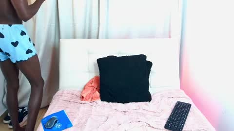 Snapshot of youn_king chatting on 03-12-25, 01:08 ALEX online show from 03-12-25, 01:08