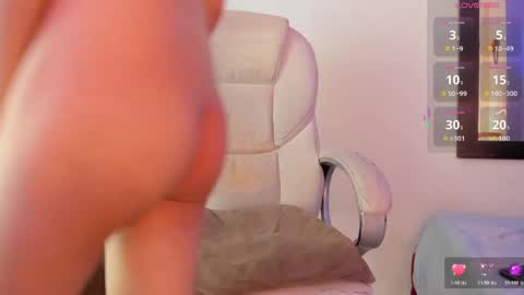 Snapshot of youn_rider chatting on 05-26-26, 08:05 NICOLS online show from 05-26-26, 08:05