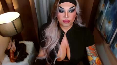 Snapshot of your1truequeen chatting on 02-06-26, 05:23 QUEEN MADISON online show from 02-06-26, 05:23