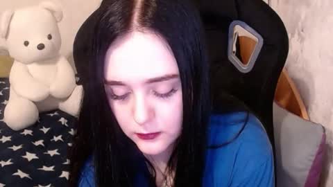 Snapshot of your_8a8y chatting on 12-17-24, 12:33 your_8a8y online show from 12-17-24, 12:33