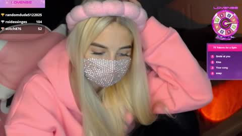 Snapshot of your___barbie chatting on 01-03-25, 01:05 Barbie online show from 01-03-25, 01:05