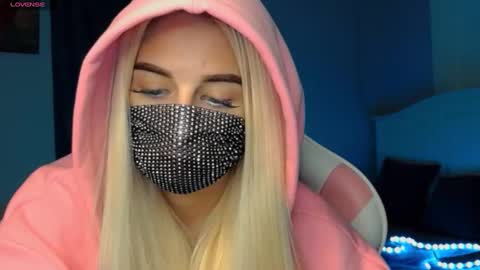 Snapshot of your___barbie chatting on 01-04-25, 09:09 Barbie online show from 01-04-25, 09:09