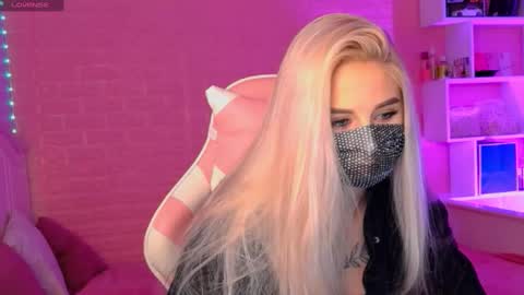 Snapshot of your___barbie chatting on 02-09-25, 09:49 Barbie online show from 02-09-25, 09:49