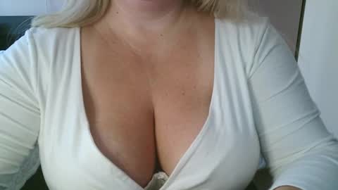 Maria Love online show from 02-23-26, 08:33