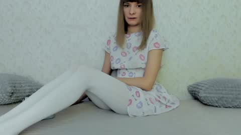 Snapshot of your_caramelka chatting on 12-03-24, 05:31 Lily online show from 12-03-24, 05:31