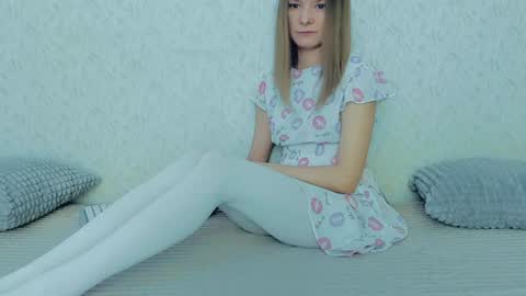 Snapshot of your_caramelka chatting on 02-06-25, 05:25 Lily online show from 02-06-25, 05:25