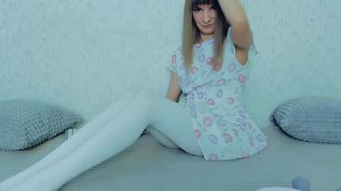 Snapshot of your_caramelka chatting on 02-18-25, 06:59 Lily online show from 02-18-25, 06:59