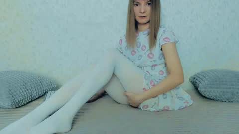 Snapshot of your_caramelka chatting on 02-19-25, 11:49 Lily online show from 02-19-25, 11:49