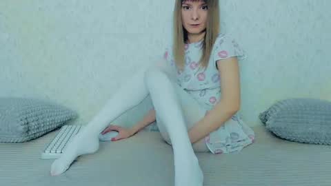 Snapshot of your_caramelka chatting on 02-23-25, 10:28 Lily online show from 02-23-25, 10:28
