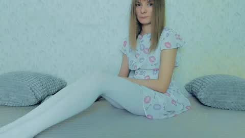 Snapshot of your_caramelka chatting on 03-03-25, 11:33 Lily online show from 03-03-25, 11:33