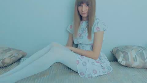 Snapshot of your_caramelka chatting on 10-10-25, 08:35 Lily online show from 10-10-25, 08:35