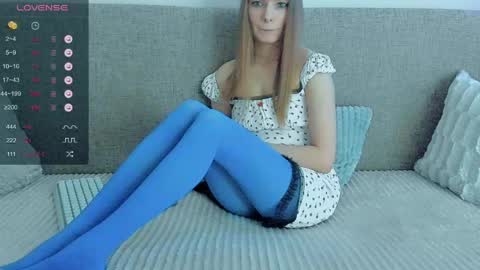 Snapshot of your_caramelka chatting on 05-19-26, 05:14 Lily online show from 05-19-26, 05:14