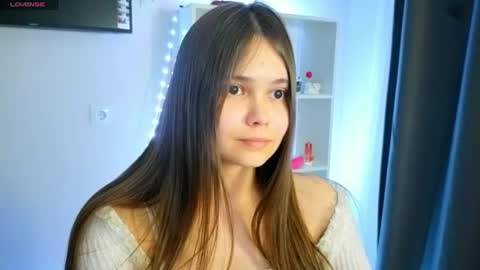 Snapshot of your_casual_vibes chatting on 06-17-26, 06:31 Julia Next stream online show from 06-17-26, 06:31