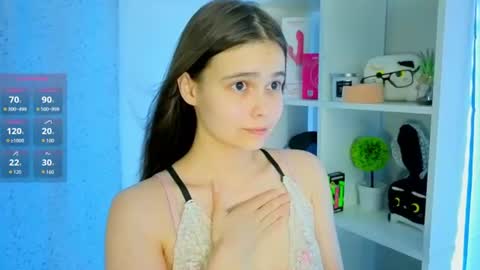Snapshot of your_casual_vibes chatting on 07-29-26, 07:45 Julia Next stream online show from 07-29-26, 07:45