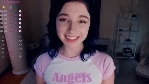 Snapshot of your_desssert chatting on 01-12-25, 12:33 Lina online show from 01-12-25, 12:33