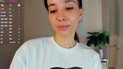 Snapshot of your_desssert chatting on 03-15-26, 10:43 Lina online show from 03-15-26, 10:43