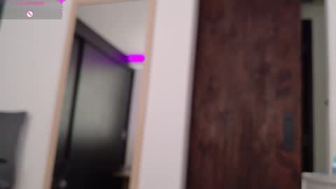 Snapshot of your_dream1217 chatting on 02-12-25, 04:22 Valery online show from 02-12-25, 04:22