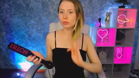 Snapshot of your_ella chatting on 03-12-26, 12:44 Ella online show from 03-12-26, 12:44