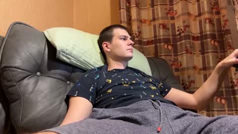 Kelly online show from 12-21-24, 04:14