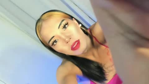 Snapshot of your_girl_yeka chatting on 06-18-26, 08:14 your_girl_yeka online show from 06-18-26, 08:14