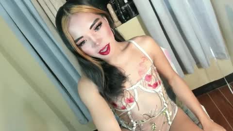 Snapshot of your_girl_yeka chatting on 06-27-26, 09:25 your_girl_yeka online show from 06-27-26, 09:25
