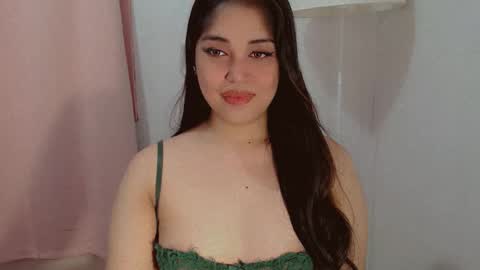 Snapshot of your_gwen22 chatting on 11-21-25, 07:34 GWEN online show from 11-21-25, 07:34