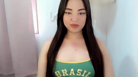 Snapshot of your_gwen22 chatting on 03-09-26, 04:27 GWEN online show from 03-09-26, 04:27