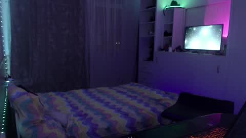 Snapshot of your_horny_friends chatting on 12-22-24, 04:17 Your Horny Friends online show from 12-22-24, 04:17