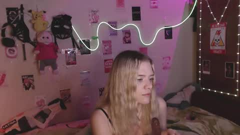 Snapshot of your_horny_friends chatting on 11-03-25, 02:29 Your Horny Friends online show from 11-03-25, 02:29