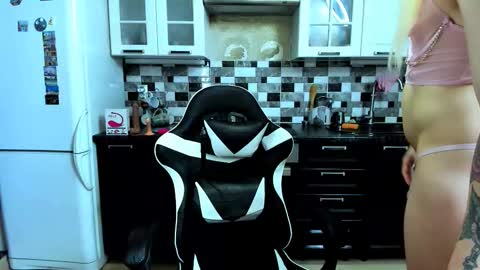 Snapshot of your_hotcutie chatting on 11-11-25, 01:22 Jane online show from 11-11-25, 01:22