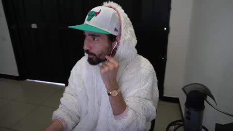 Snapshot of your_ice_cream chatting on 12-31-24, 01:41 Siebel. online show from 12-31-24, 01:41