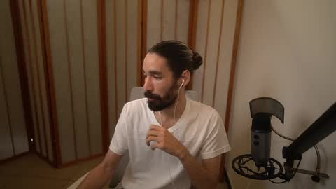 Snapshot of your_ice_cream chatting on 12-19-25, 05:20 Siebel. online show from 12-19-25, 05:20