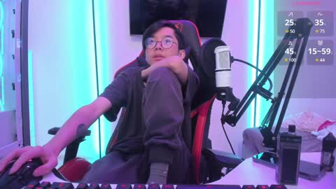 Snapshot of your_little_twink chatting on 12-02-24, 12:30 Han online show from 12-02-24, 12:30